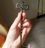 -Beautiful, long metal hair stick with serpentine celtic design and antiqued finish. Measures about 15cm. Sold individually. Free shipping from abroad with average delivery to the US in about 2-3 weeks. Celtic norse vikings witch wicca witchcraft antique vintage style costume cosplay hair accessory hairpin -