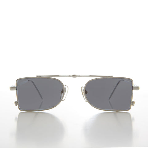 -Silver / Gray Lens-