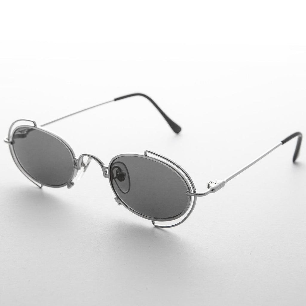 -Silver / Gray Lens-