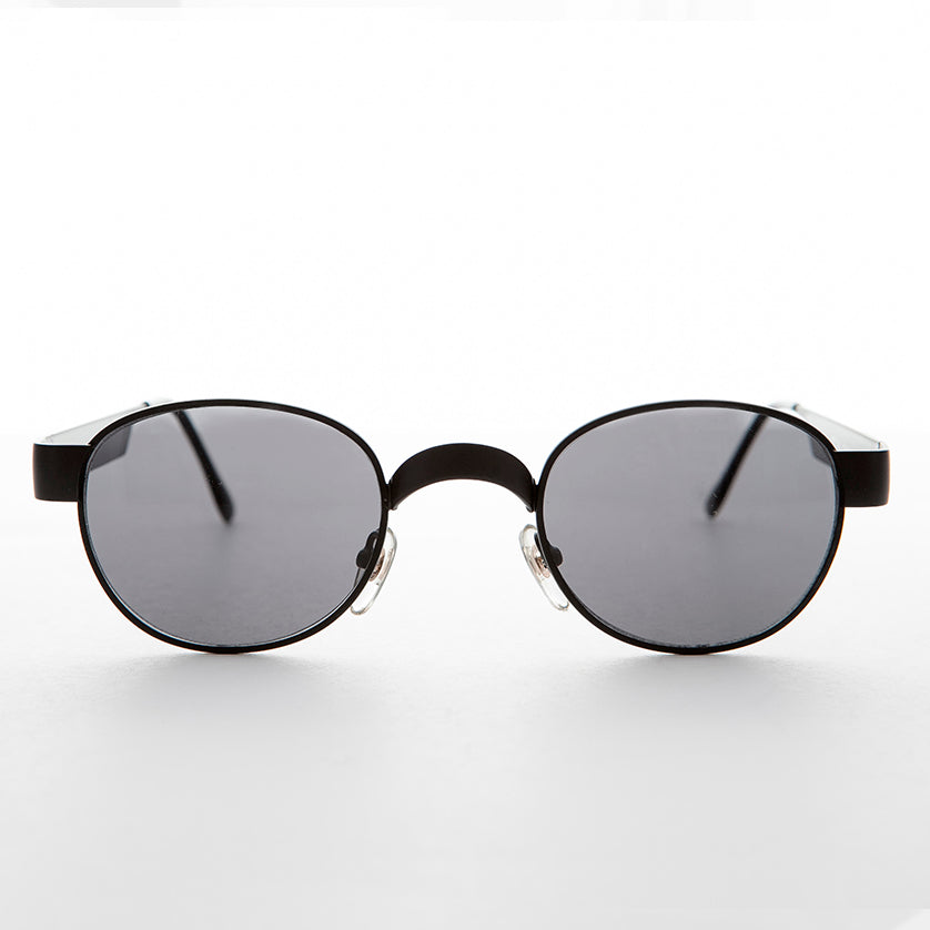 -Black / Gray Lens-