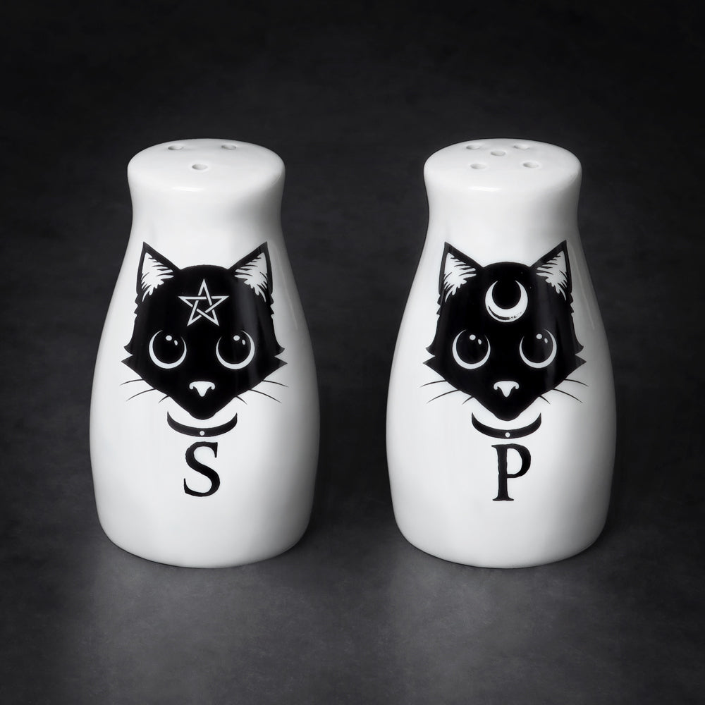 Alchemy Gothic Feline Familiar Black Cat Salt and Pepper Shaker Set-Unique set of ceramic salt and pepper shakers. Each shaker has a diameter of roughly 1.77in and stands 3.35in (8.5cm (3.35 x 4.5cm)) and weighs approximately 5.11oz (145g)

Genuine Alchemy Gothic Product. These items typically ship in 1-3 business days from within the US. Great gothic home decor giftware. -